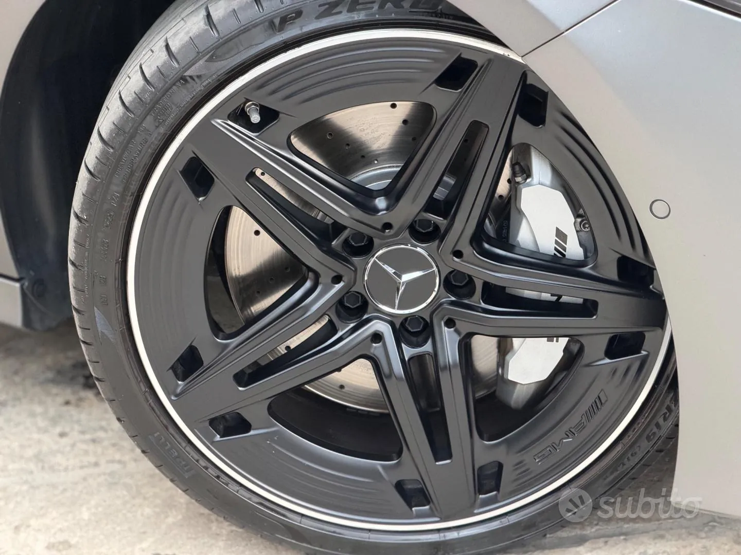 Mercedes-Benz A35 Amg 2024 photo 4
