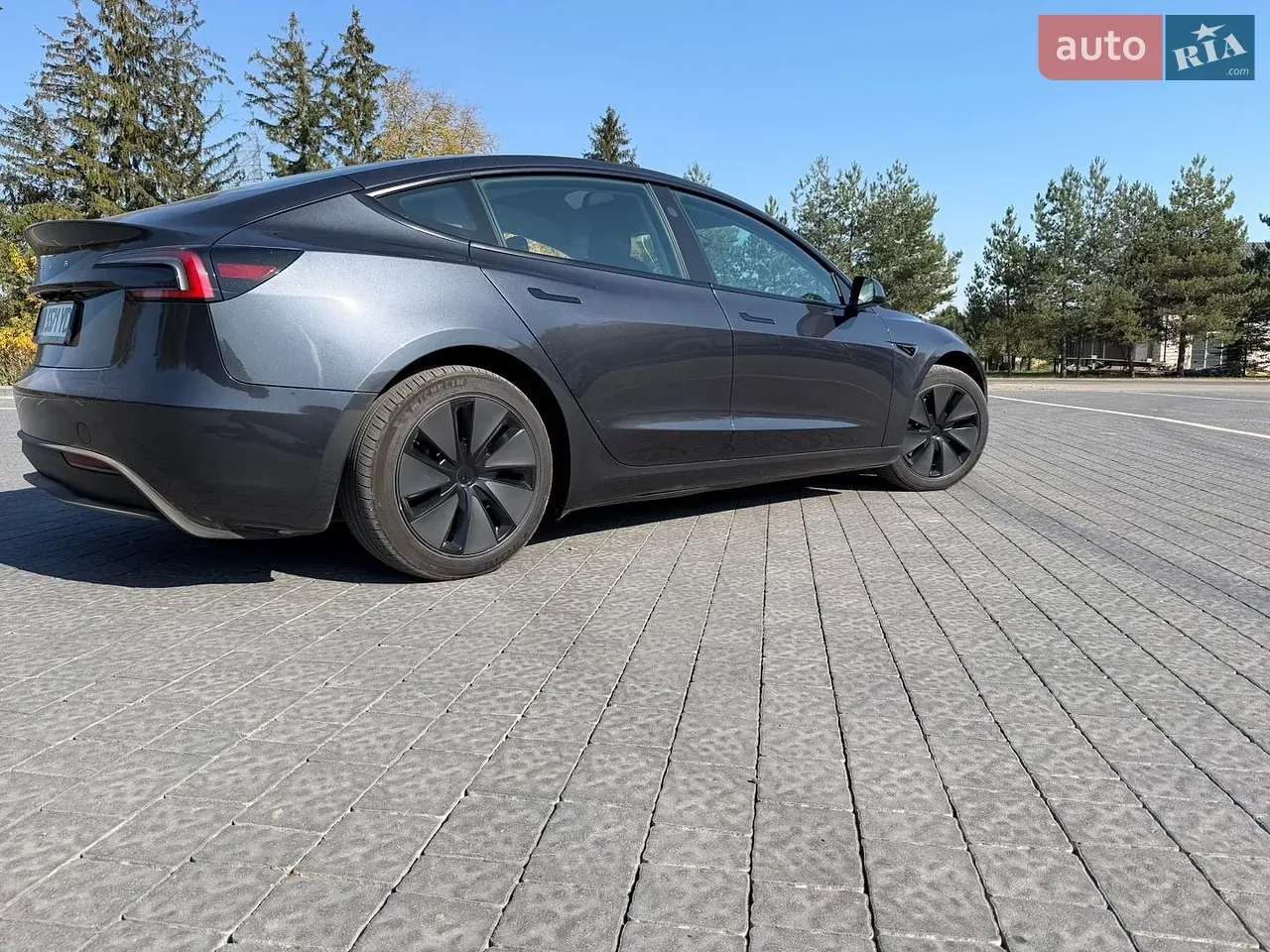 Tesla Model 3 2024 photo 4