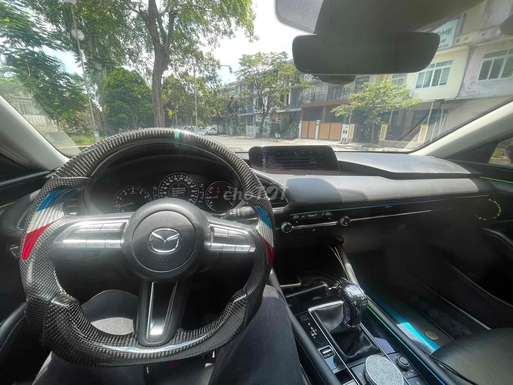 Mazda 3 2022 photo 2