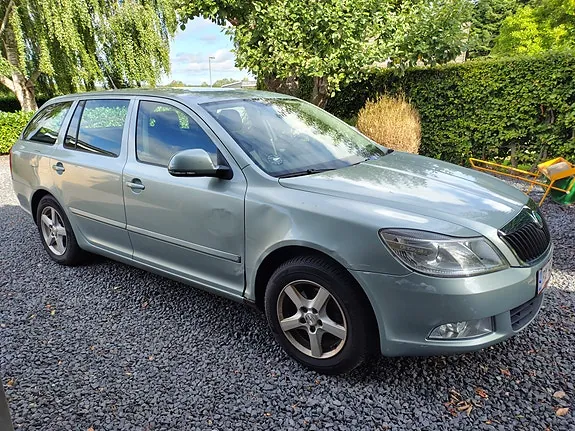 Skoda Octavia 2010 photo 3