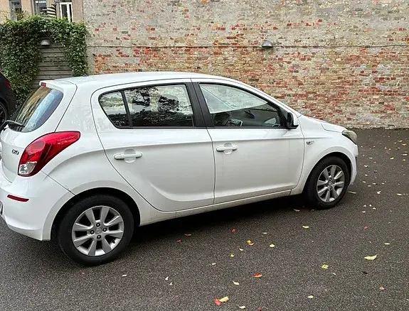 Hyundai I20 2013 photo 3