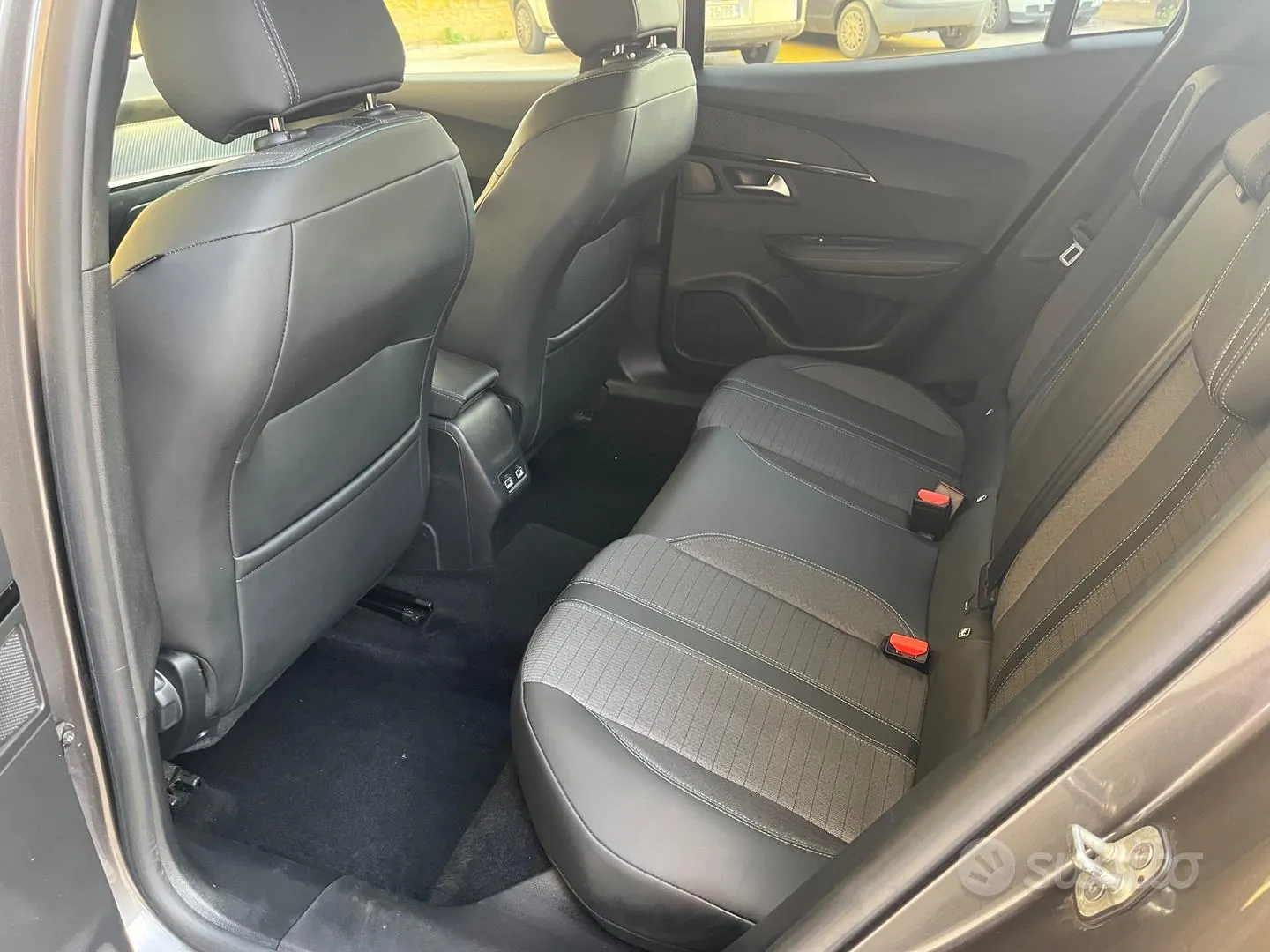 Peugeot 2008 2021 photo 4
