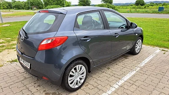 Mazda 2 2008 photo 3