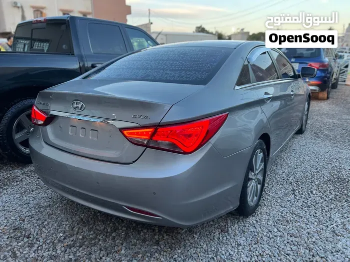 Hyundai Sonata 2012 photo 2