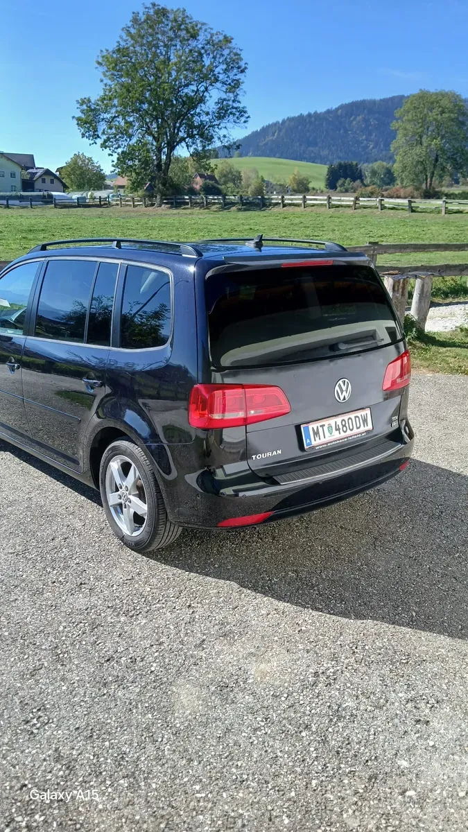 Volkswagen Touran 2011 photo 3