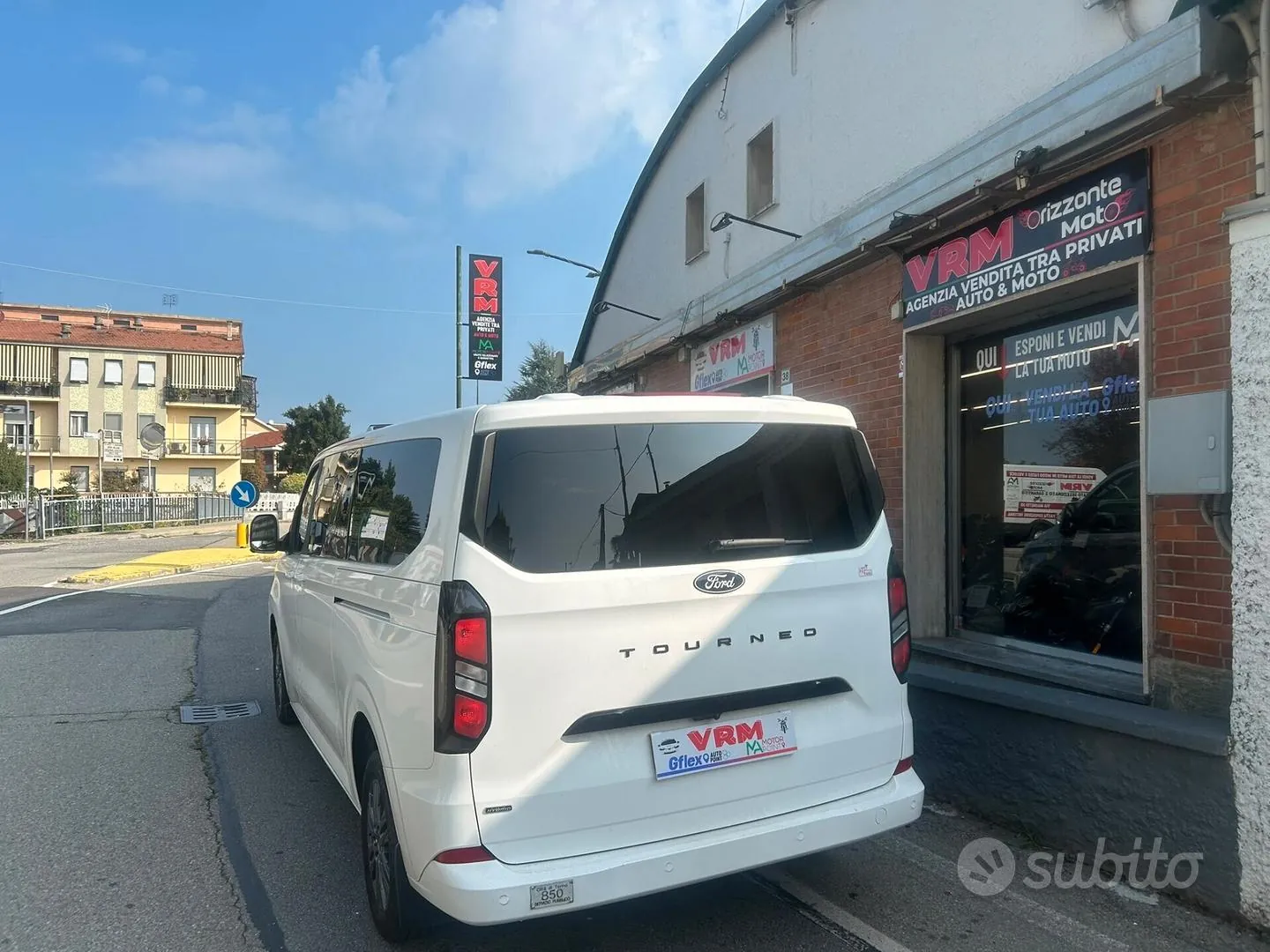 Ford Tourneo Custom 2025 photo 2