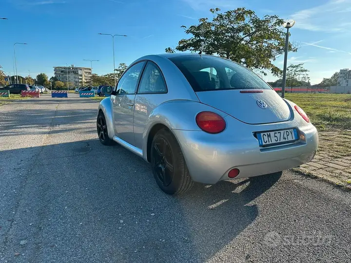 Volkswagen New Beetle 2005 photo 4