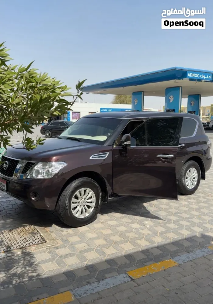 Nissan Patrol 2011 photo 2