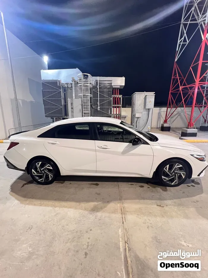 Hyundai Elantra 2025 photo 3
