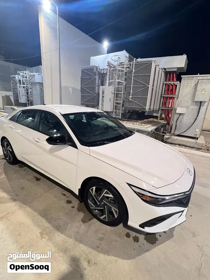 Hyundai Elantra 2025 photo 4