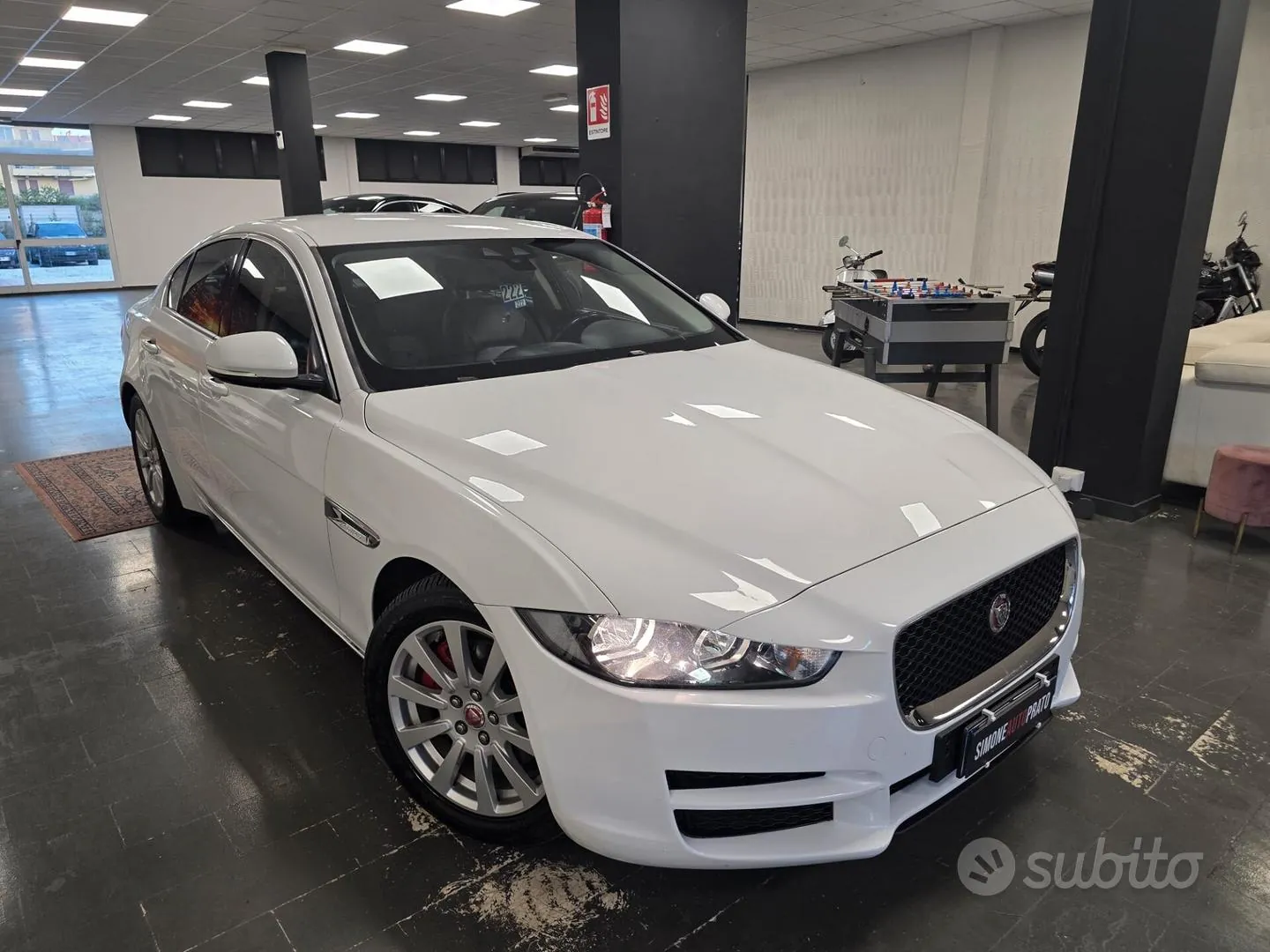 Jaguar Xe 2017 photo 5