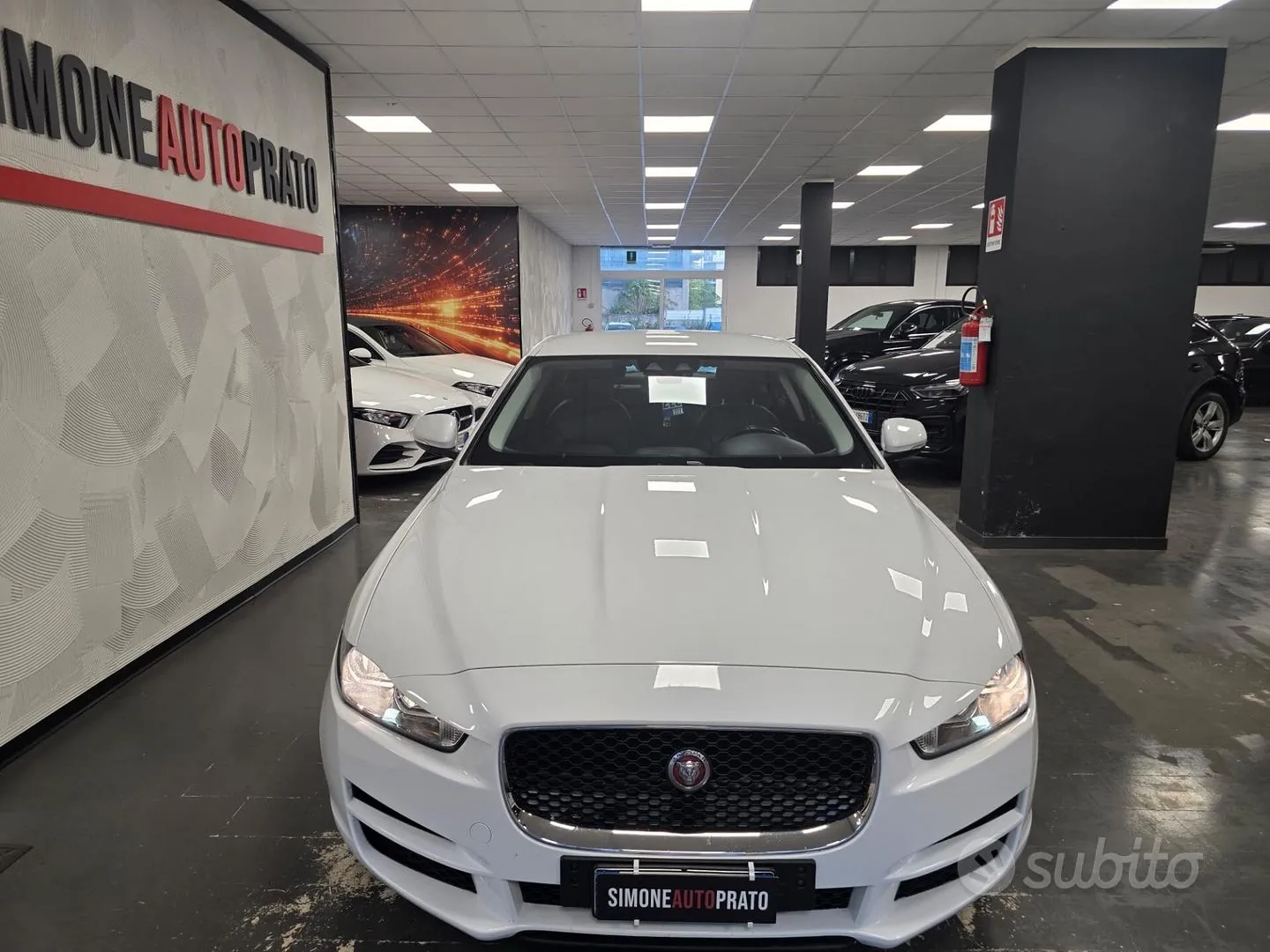 Jaguar Xe 2017 photo 3