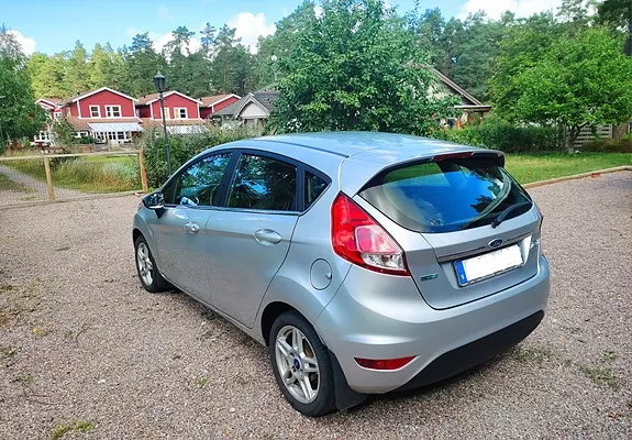 Ford Fiesta 2014 photo 2