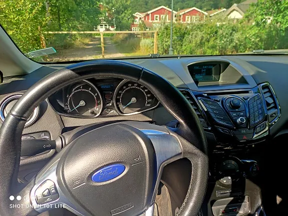 Ford Fiesta 2014 photo 3