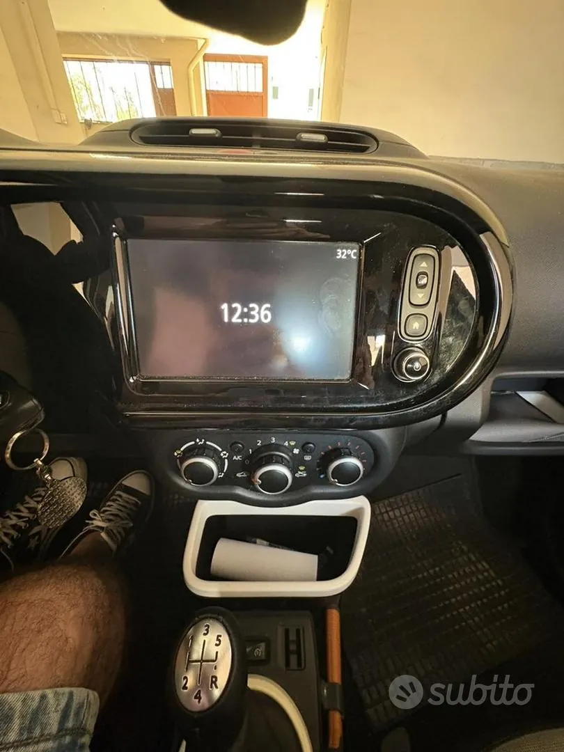 Renault Twingo 2015 photo 2