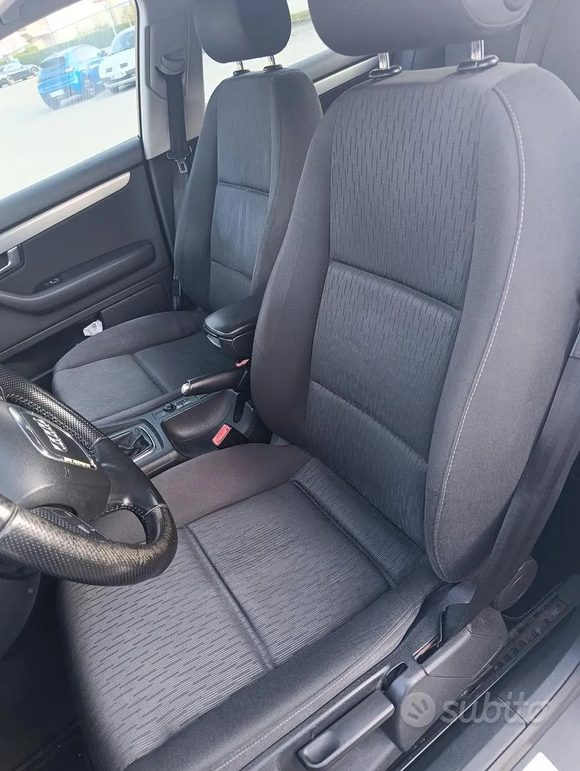 Audi A4 2004 photo 4