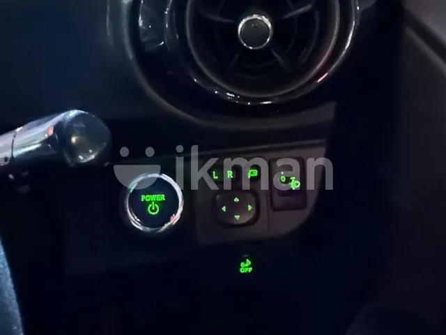Toyota Aqua 2015 photo 4