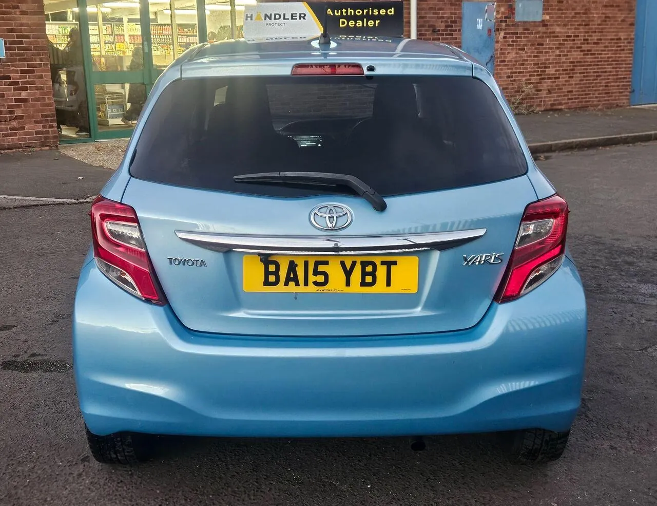 Toyota Yaris 2015 photo 5