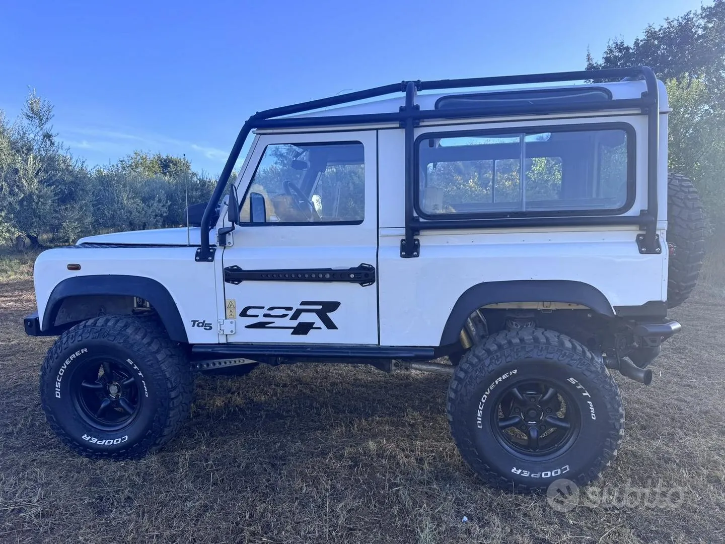 Land Rover Defender 2001 photo 2