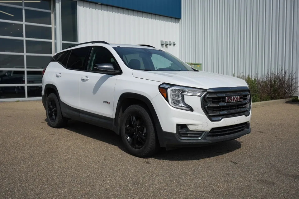 GMC Terrain 2024 photo 2