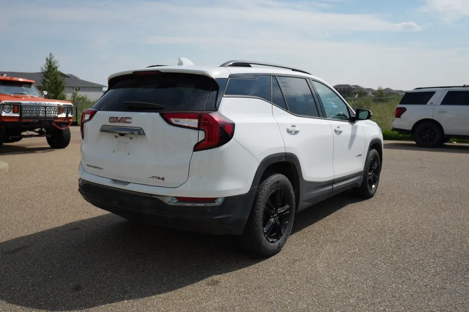 GMC Terrain 2024 photo 3