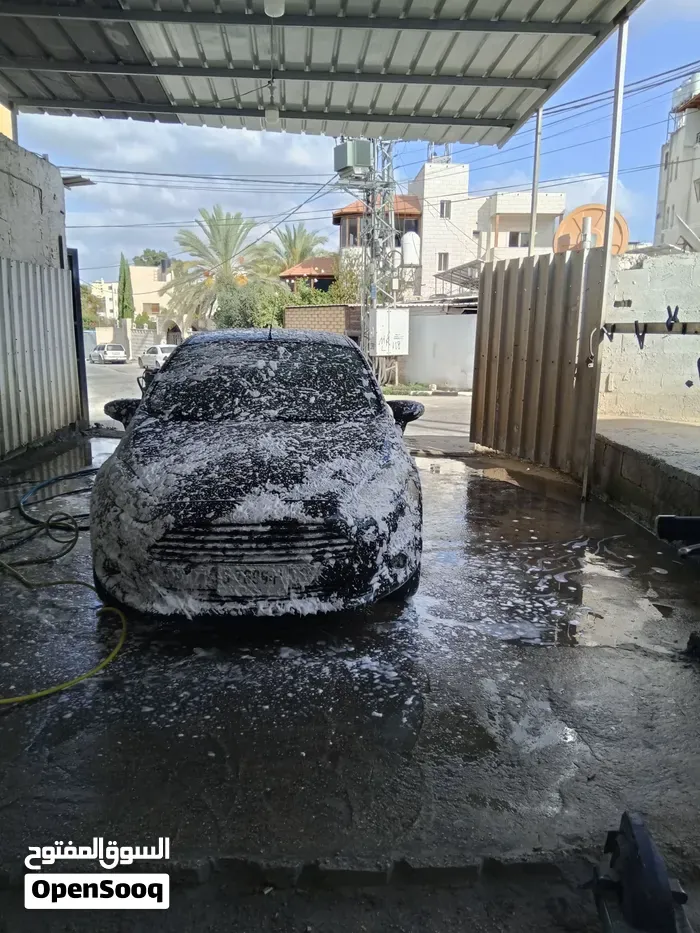 Ford Fiesta 2015 photo 2
