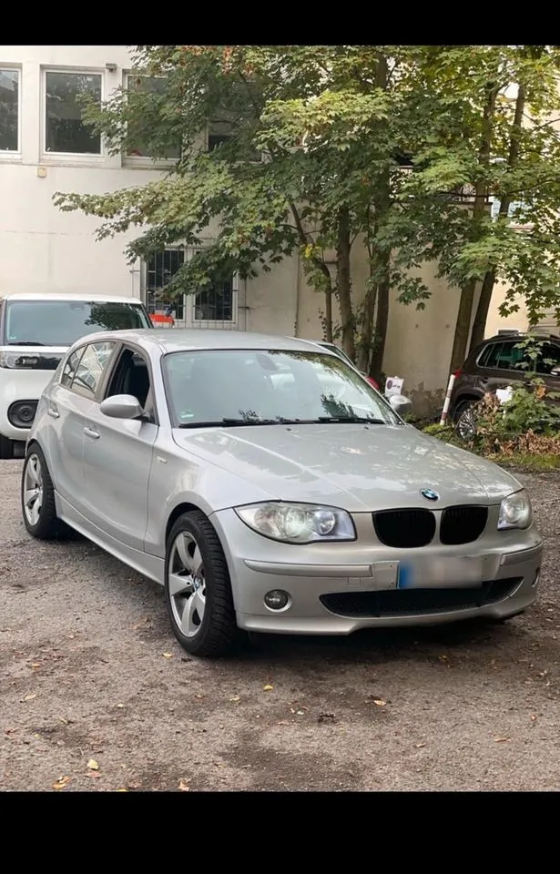 BMW 118I E87