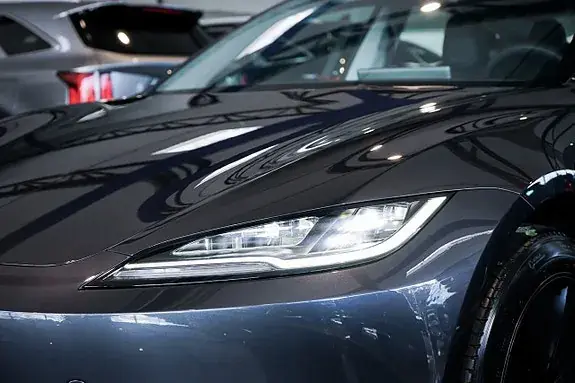 Tesla Model 3 2024 photo 4