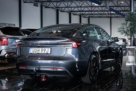Tesla Model 3 2024 photo 5