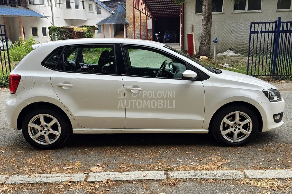 Volkswagen Polo 2010 photo 4
