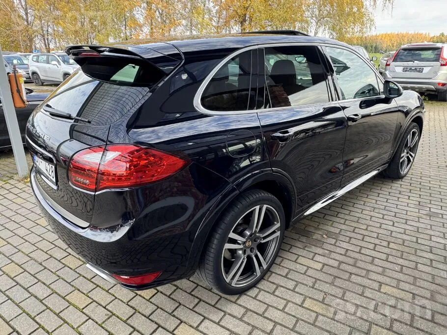 Porsche Cayenne 2012 photo 4