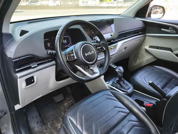 Kia Carens 2024 photo 4
