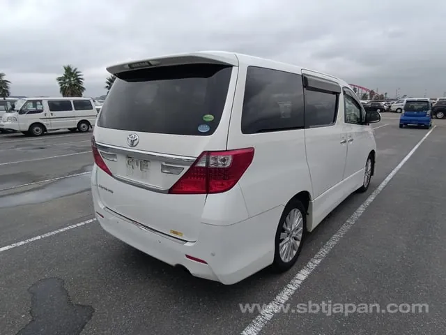 Toyota Alphard 2013 photo 4