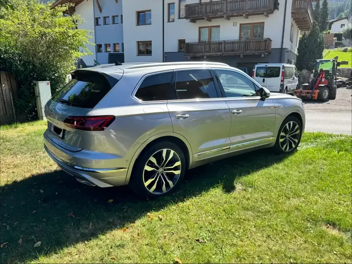 Volkswagen Touareg 2018 photo 3