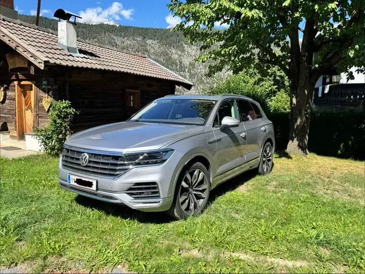 Volkswagen Touareg 2018 photo 2
