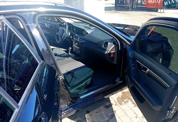 Mercedes-Benz C-Class 2012 photo 5