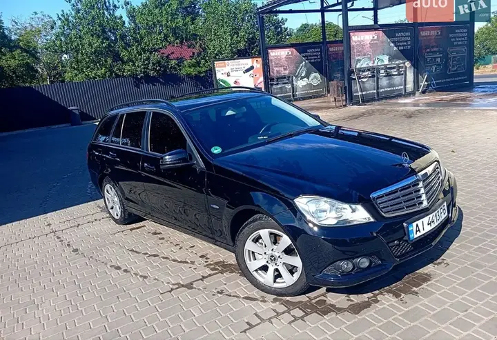 Mercedes-Benz C-Class 2012 photo 4