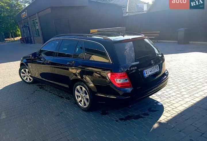 Mercedes-Benz C-Class 2012 photo 2