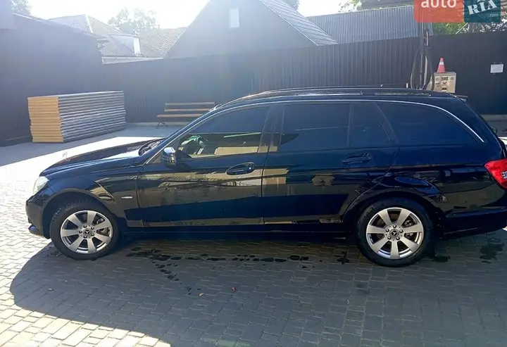Mercedes-Benz C-Class 2012 photo 3