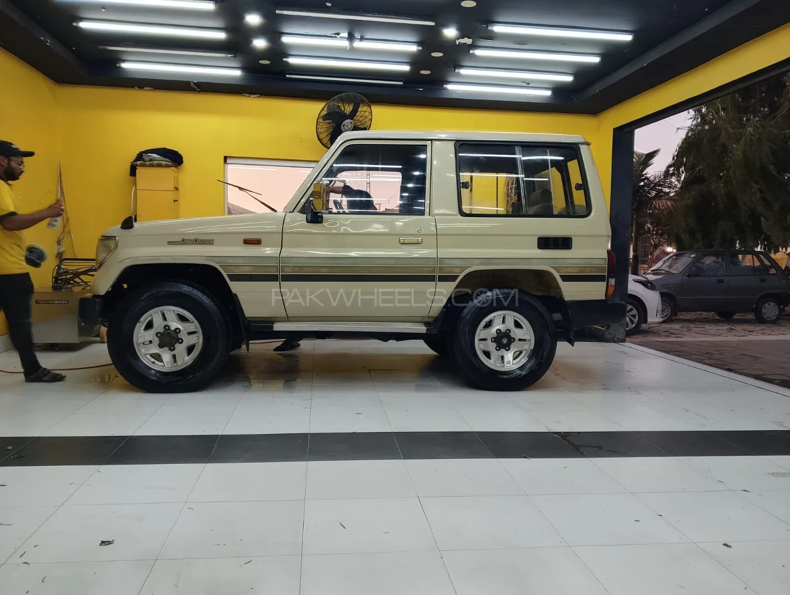 Toyota Land Cruiser