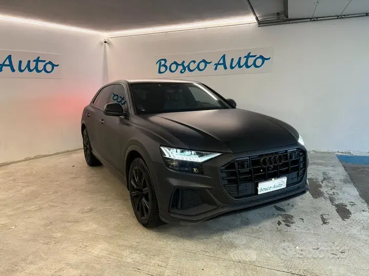 Audi Q8 2022 photo 2