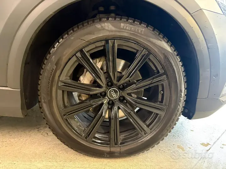 Audi Q8 2022 photo 5
