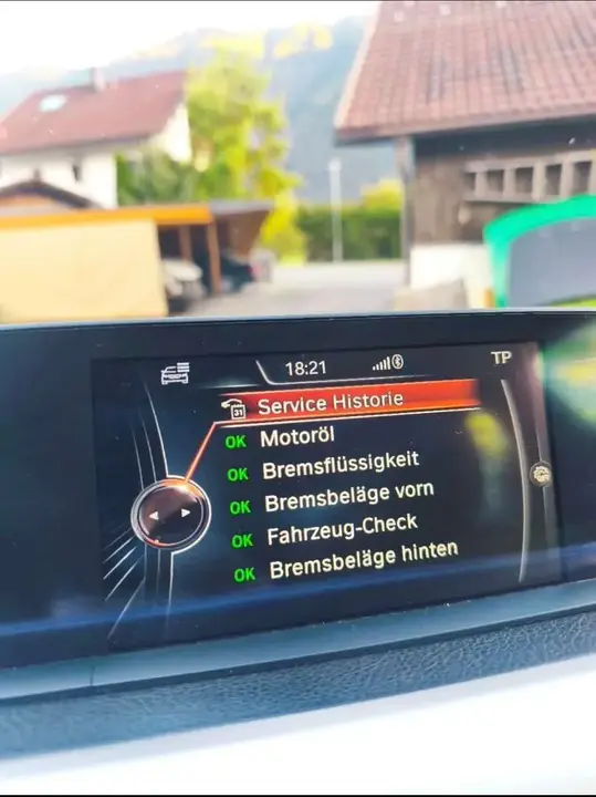 BMW 3 Series 2014 photo 2