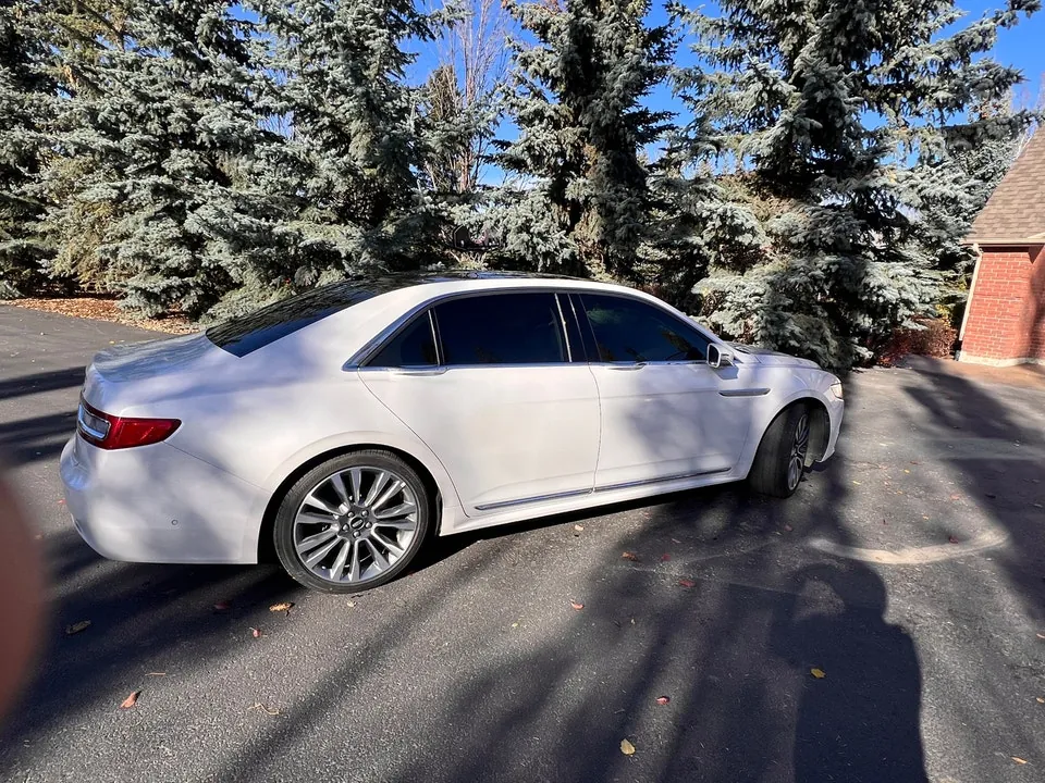 Lincoln Continental 2017 photo 2