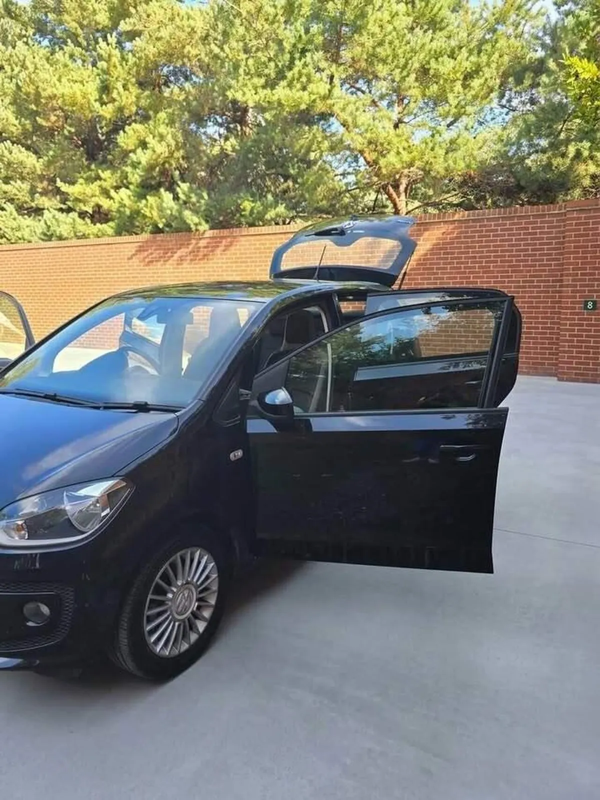 Volkswagen Up 2015 photo 3