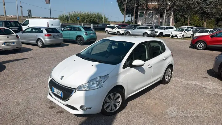 Peugeot 208 2013 photo 5