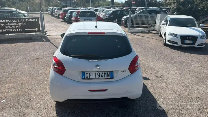 Peugeot 208 2013 photo 4