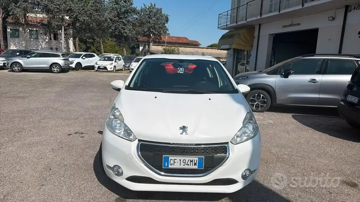 Peugeot 208 2013 photo 2