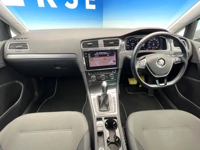Volkswagen Golf photo 2