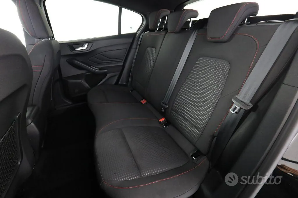 Ford Focus 2022 photo 3